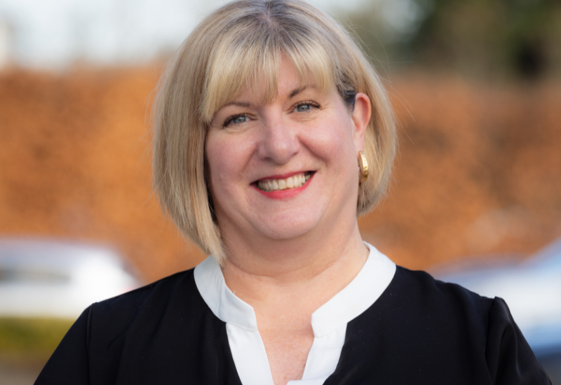 Portrait photo of Dawn Gore