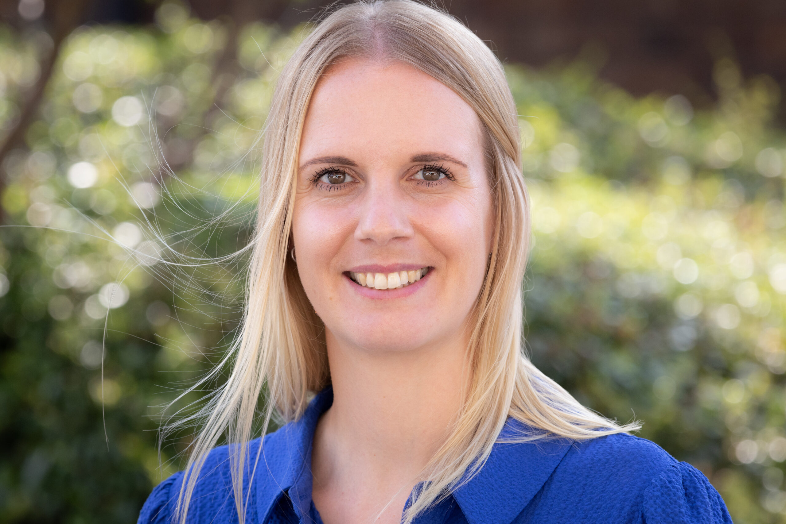 Portrait photo of Kate Lewis