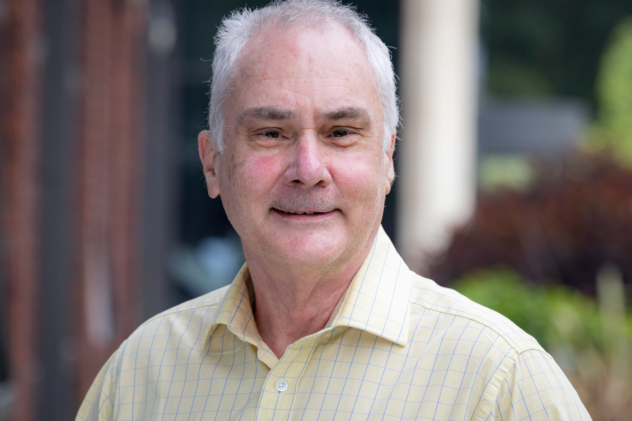 Portrait photo of Graeme Roberts