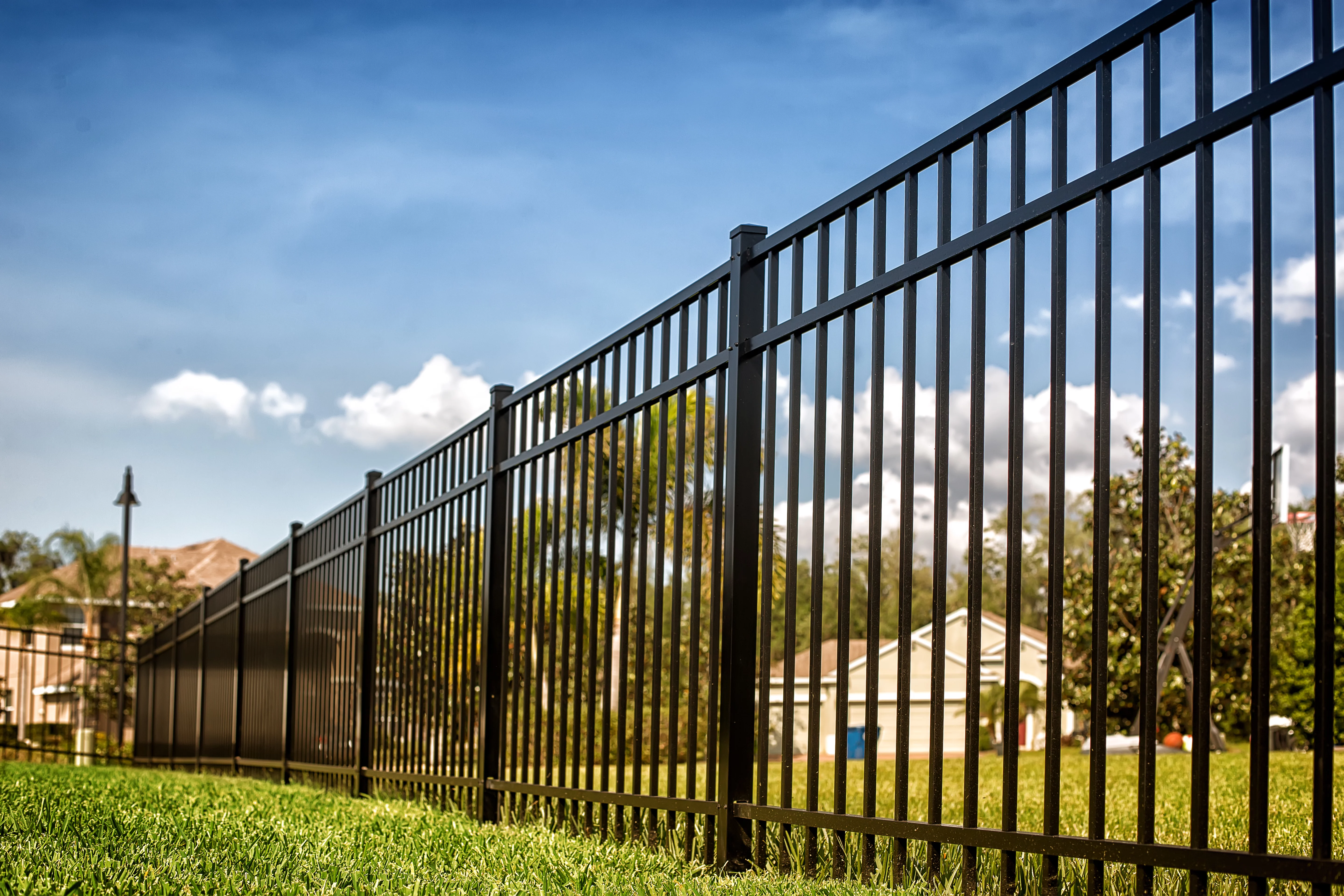 How do I discover who owns a boundary fence, wall or hedge?