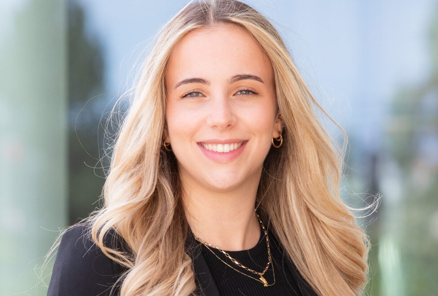 Portrait photo of Mia Abel