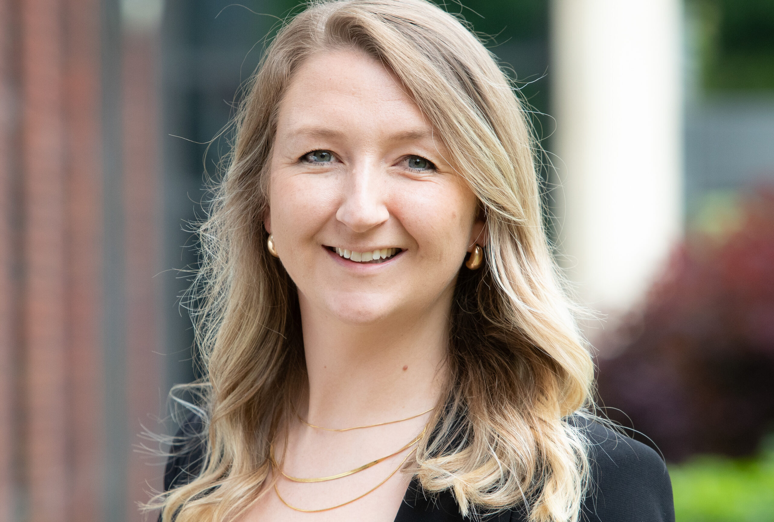 Portrait photo of Jess Head