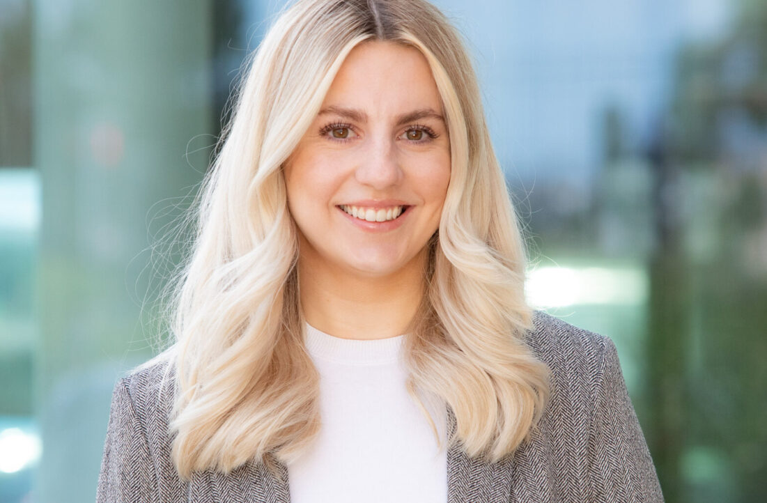 Portrait photo of Katie Harris