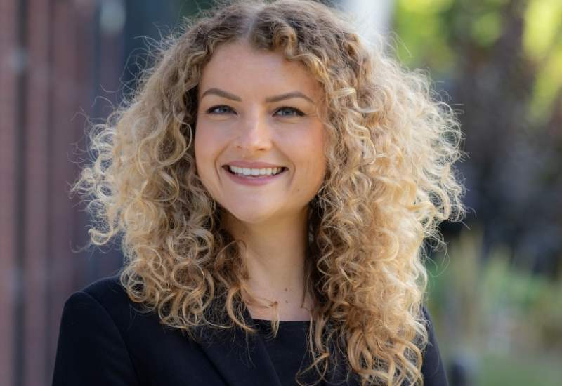 Portrait photo of Emily steel