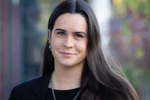 Portrait photo of Ellie Yeoman