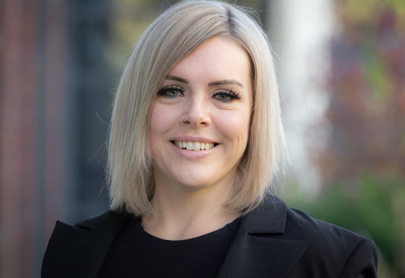 Portrait photo of Natalie Rawson