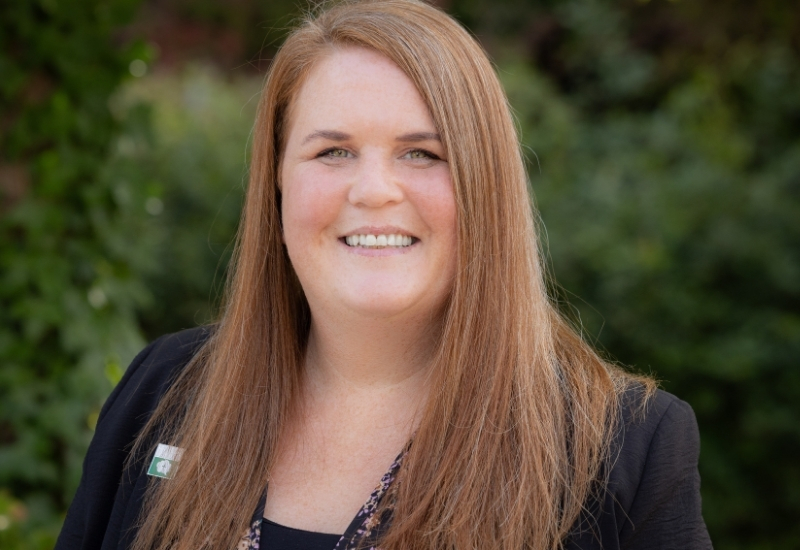 Portrait photo of lou Earp