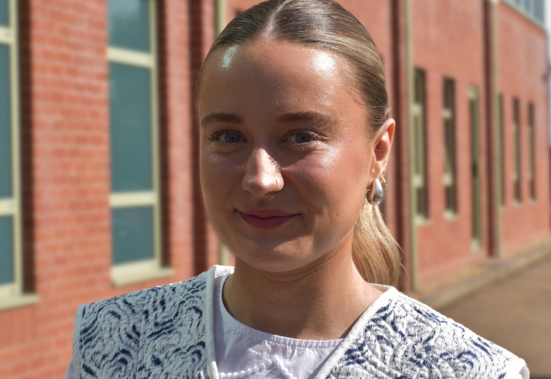 Portrait photo of Lucy Williams