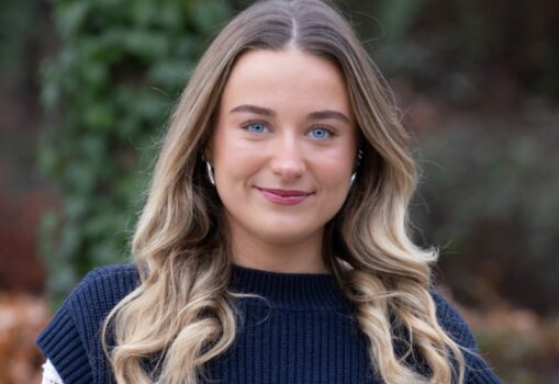 Portrait Photo of Lucy Williams